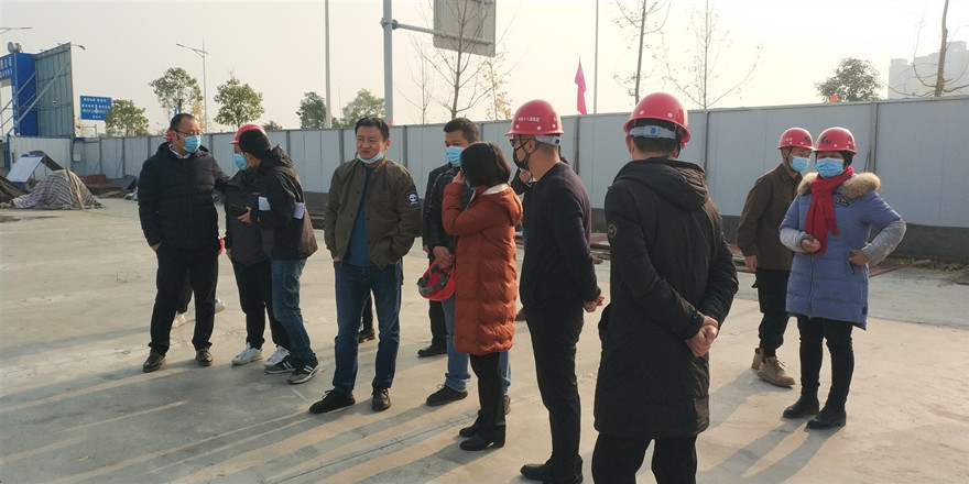 检查组在璟上江澜项目开展疫情情况检查2_副本