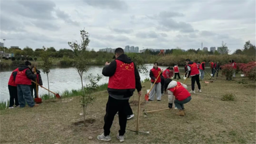 植此新绿，共“树”未来——williamhill官网集团开展志愿植树活动